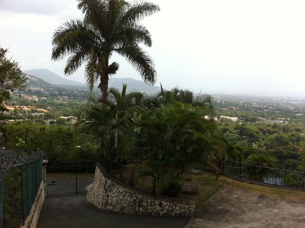 Hill Top Kingston Jamaica Экстерьер фото